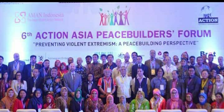Bersama tim AMAN Indonesia di Conference Internasional (Foto, Ahyarros)
