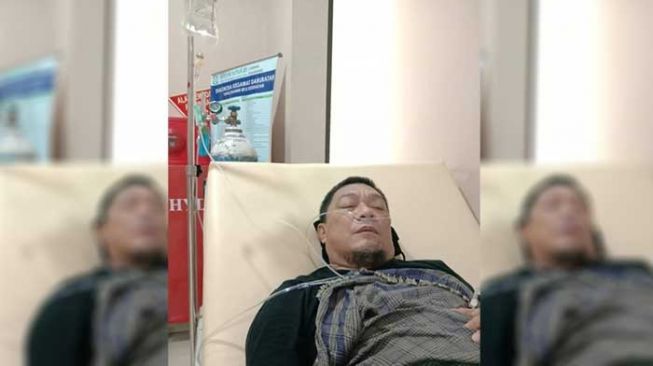 (Ustadz Yahya Waloni terbaring lemah di rumah sakit/wartamataram)