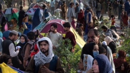 Para pengungsi sudah mulai membanjiri Kabul untuk mencari pelindungan. Photo: Getty Images. 