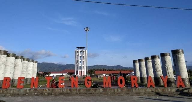 Objek wisata kultural hostoris dekat Sungai Tondano, Benteng Moraya. (Foto: Kumparan.com)