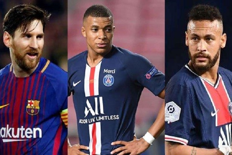 Messi (kiri), Mbappe (tengah), dan Neymar (kanan) berada dalam klub yang sama, yaitu PSG. Akankah kombinasi mereka berkah bagi PSG? (Sumber: AFP via Tribunnews.com)