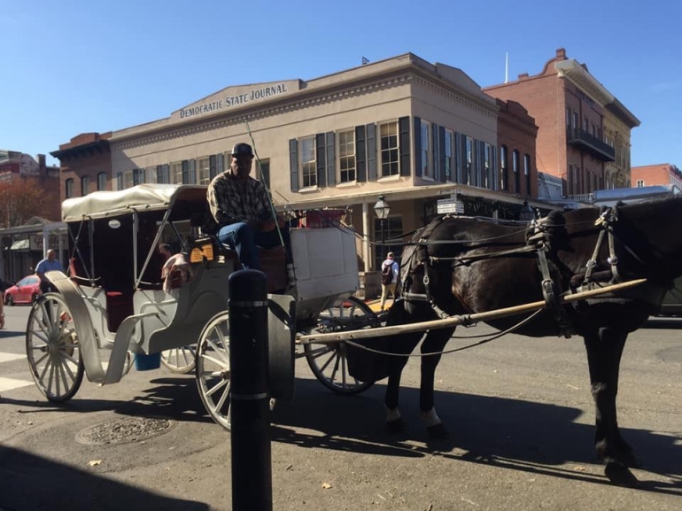 Kereta kuda menunggu penumpang di kota sacramento/dok pribadi