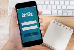Ilustrasi mobile banking | sumber: finansialku.com