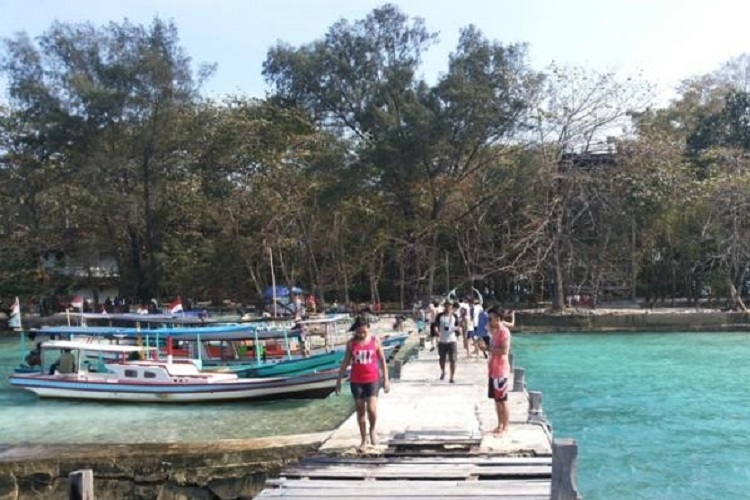 Dermaga Pulau Bulat, salah satu pulau yang ada di kawasan Kepulauan Seribu. Foto: Reynas Abdilla/Tribunnews.com