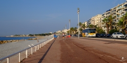 Promenade des Anglais yang sangat lebar. Sumber: dokumentasi pribadi
