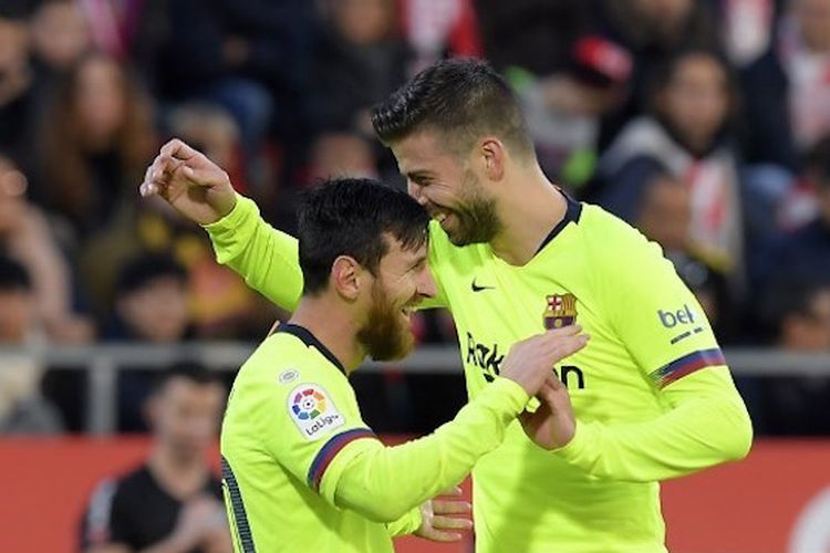Messi dan Pique saat masih satu tim di Barca. Sumber foto: AFP/Lluis Gene via Kompas.com