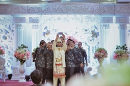 Teman-teman dekat pengantin termasuk kategori lingkaran terdekat. (Sumber: Dokumentasi Pribadi | Foto oleh Kazena Krista)