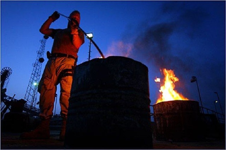 Setop bakar sampah demi kesehatan kita semua. (Foto: Wikimedia)