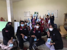 Mahasiswa Universitas Muhammadiyah Malang Mengedukasi Anak-anak di Desa Tegalweru Untuk Melawan Covid-19