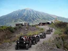 Lava Tour Merapi Menggunakan Jeep sumber : jogjakita.co.id