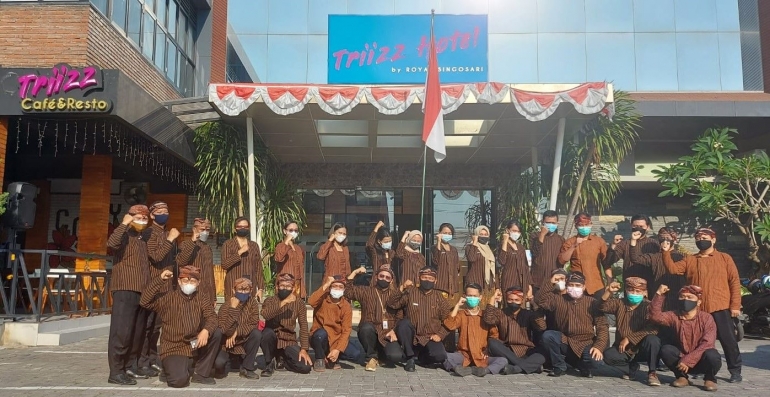 Serba lurik Triizz Hotel Semarang by Royal Singosari