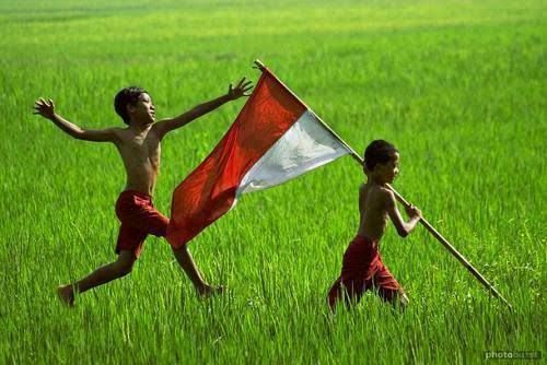 Anak-anak merayakan kemerdekaan. Gambar: diy.kpu.go.id