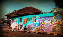 Mural di dinding gedung perkantoran. Foto dok. Dwi Putranto 