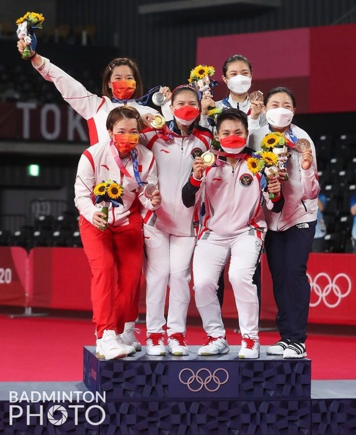 Greysia Polii dan Apriyani meraih medali emas | sumber: Instagram/ greyspolii