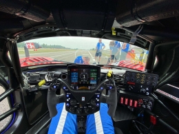 Di dalam Cockpit Hypercar (thedrive.com)