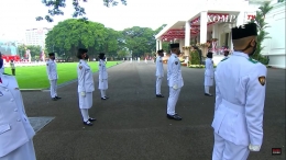 dokumen pribadi upacara bendera dari istana negara