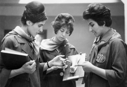 Kaum terpelajar wanita Afghnistan zaman dulu (theatlantic.com)