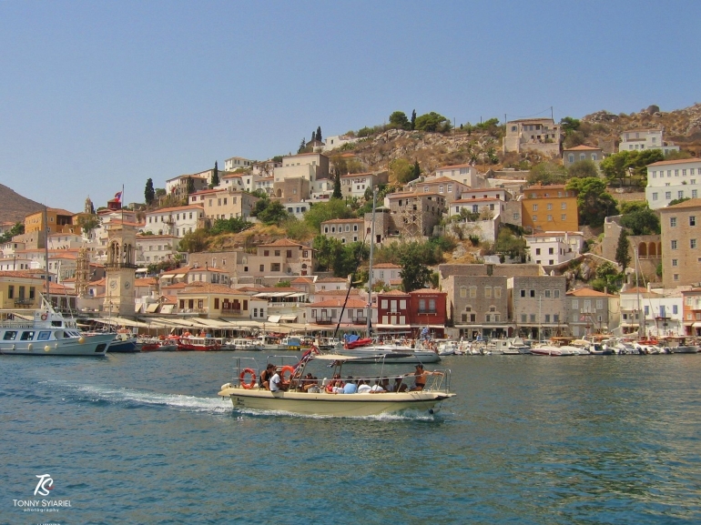 Pulau Hydra, salah satu dari tiga pulau di Teluk Saronic. Sumber: Dokumentasi pribadi