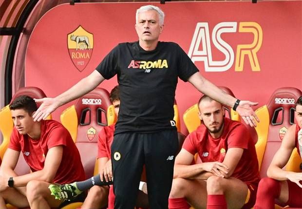 Jose Mourinho pelatih AS Roma musim ini (Gambar: sports.sindonews.com)
