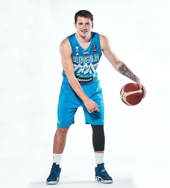 Luka Doncic dengan Air Jordan 36|Ilustrasi : webthethao