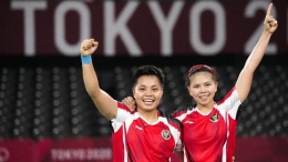 Greysia/Apriyani bakal menjadi andalan tim putri bulutangkis Indonesia di Piala Uber 2020.(AP/Markus Schreiber).
