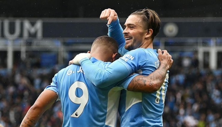 Pemain Manchester City merayakan gol ke gawang Norwich City. (via nbcsports.com)