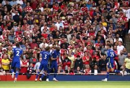 Pemain Chesea merayakan gol ke gawang Arsenal. (via dailycannon.com)
