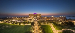 Hotel Emirates Palace- Abu Dhabi, salah satu hotel mewah lainnya. Sumber: www.mandarinoriental.com