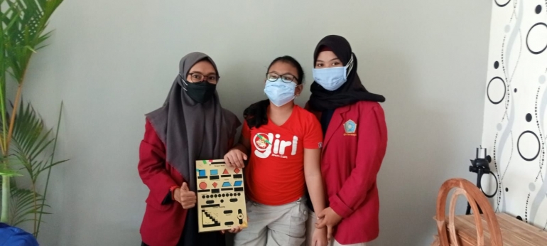 Belajar Matematika bersama Siswa SDLB-A YPAB Surabaya menggunakan Blind Playpad/dokpri