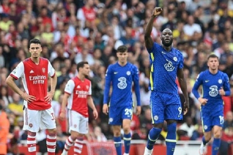 Romelu Lukaku dkk. menundukkan Arsenal di Emirates Stadium di pekan kedua Premier League 2021/22 (22/8). Sumber: AFP/Justin Tallis/via Tribunnews.com