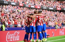 Pemain Atletico Madrid merayakan gol ke gawang Elche. (via middleeast.in-24.com)