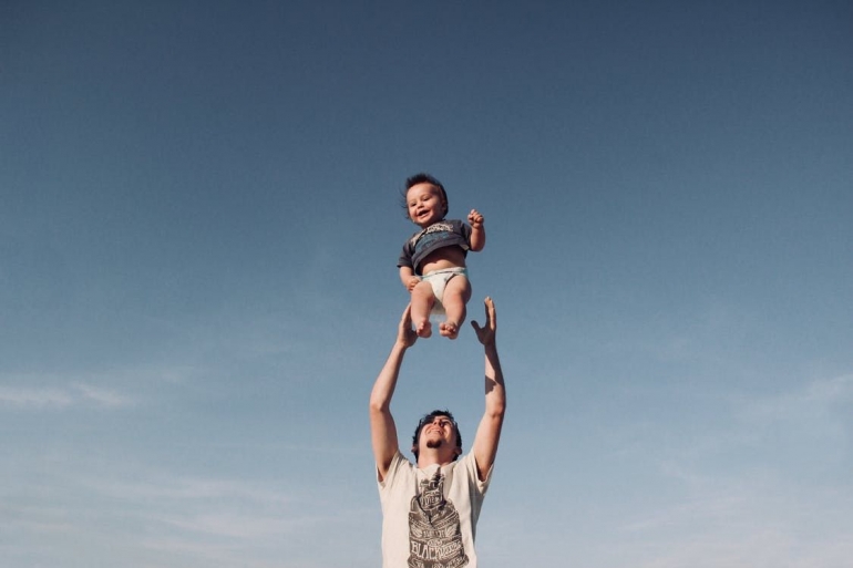 Anak bisa jadi menghadirkan kebahagiaan, tapi bukan satu-satunya faktor kebahagiaan dalam pernikahan. (Sumber: Pexel | Foto oleh Dominika Roselay) 