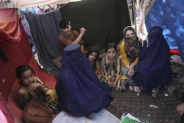 perempuan dan anak-anak Afganistan, sumber gambar ; kompas.com