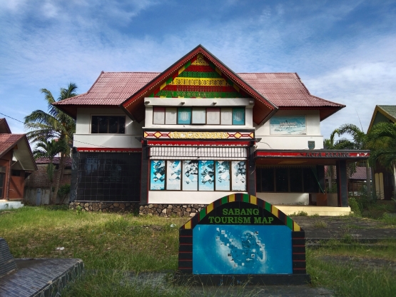 Anjungan Rumah Adat Kota Sabang (Komar)