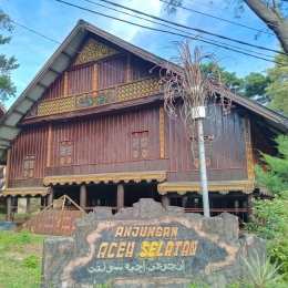Anjungan Rumah Adat Aceh Selatan (Komar)