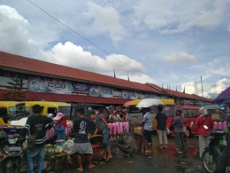 Pasar Aur Kuning, Bukittinggi (Maret-Mei) 