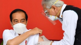 Vaksinasi Pertama Indonesia (Sumber : BBC)