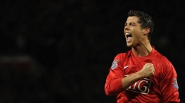 Telah resmi Ronaldo kini berseragam Setan Merah. Sumber : Eurosport
