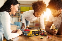 Mengenalkan LEGO pada anak | Sumber foto: Perusahaan LEGO