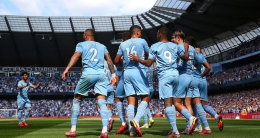 Para pemain Manchester City merayakan gol ke gawang Arsenal: Dailymail.co.uk