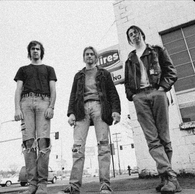 Nirvana (kiri-kanan): Krist Novoselic, Kurt Cobain, Dave Ghrol. Sumber: instagram.com/off1cial_nirvana (fan page)