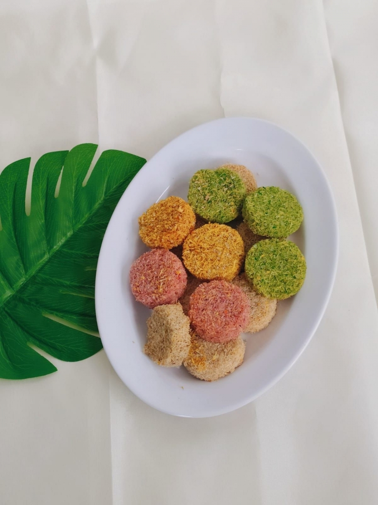 Hasil inovasi kue sagon kering dengan penambahan warna dan rasa. Sumber: Dokumen pribadi