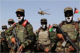 Sumber foto: aljazeera.net, bagian dari pasukan khusus ANDSF (Afghanistan National Defense and Security Forces)