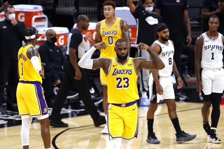 Pebasket andalan Los Angeles Lakers, LeBron James. Foto: AFP/Ronald Cortes via Kompas.com