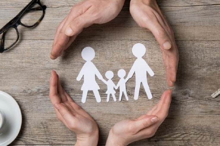 Ilustrasi melindungi keluarga dengan proteksi asuransi. Sumber: Thinkstock/Ridofranz via Kompas.com