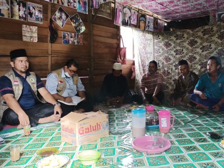 Gambar: Pertemuan Gapoktan Desa Anjir Mambulau Timur di Rumah Ketua Poktan Berkat Bersaudara. Jum'at (3/9).