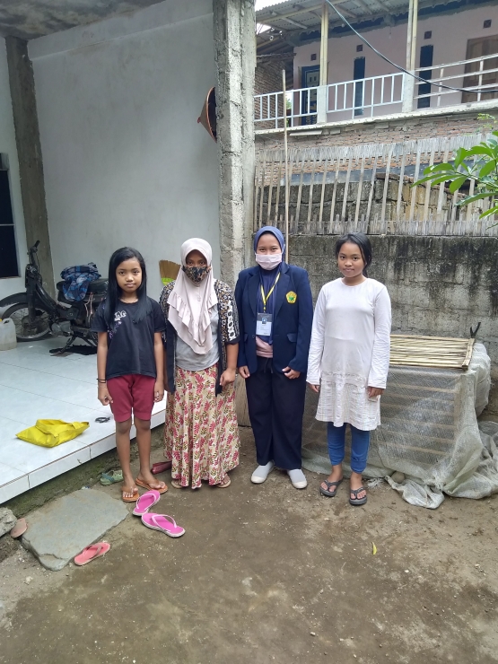 Gambar 4. Melakukan Sosialisasi Program Kerja Pada Sasaran/dokpri