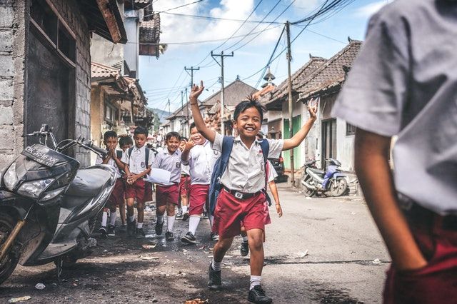 Anak sekolah ( Foto oleh Artem Beliaikin dari Pexels)