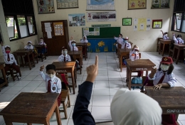 Ilustrasi suasana pembelajaran di ruang kelas| Sumber: ANTARA FOTO/Sigid Kurniawan
