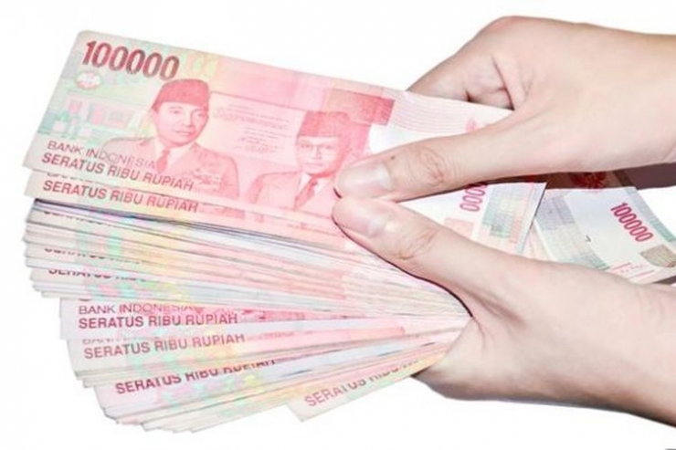 Ilustrasi meminjamkan uang (Sumber : Shutterstock via Kompas.com)